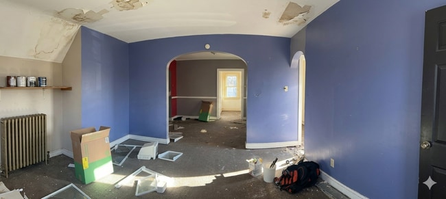 Building Photo - 8214 Pelham Ave