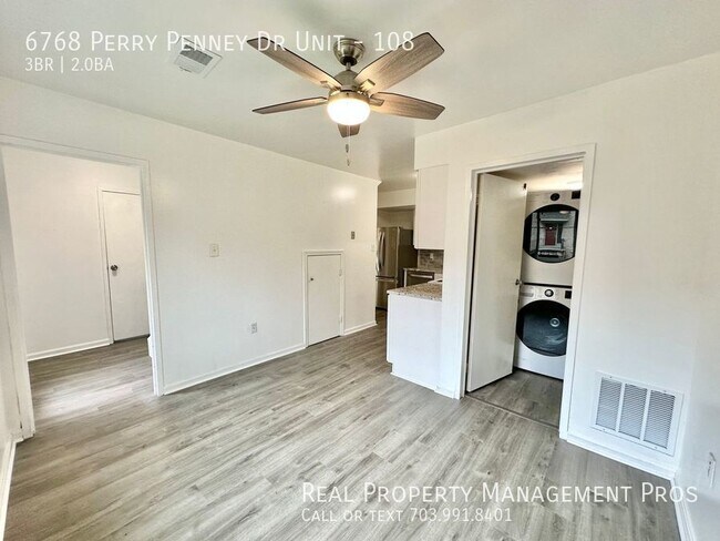 Foto del edificio - 6768 Perry Penney Dr