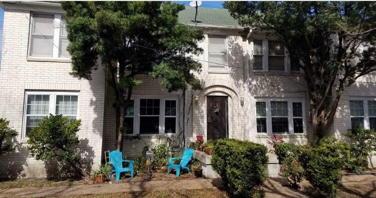 Primary Photo - 715 S Carancahua St