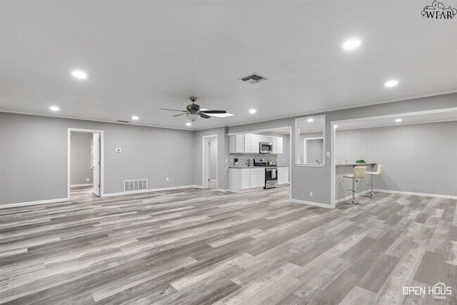 Building Photo - 4303 Prince Edward Dr