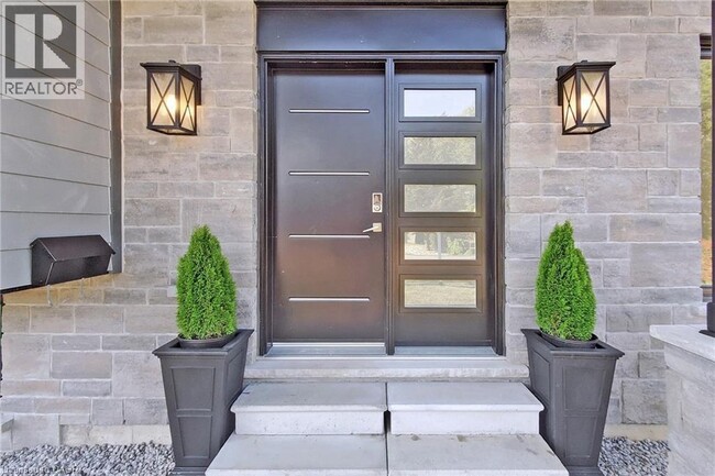 Building Photo - 471 Annalee Dr