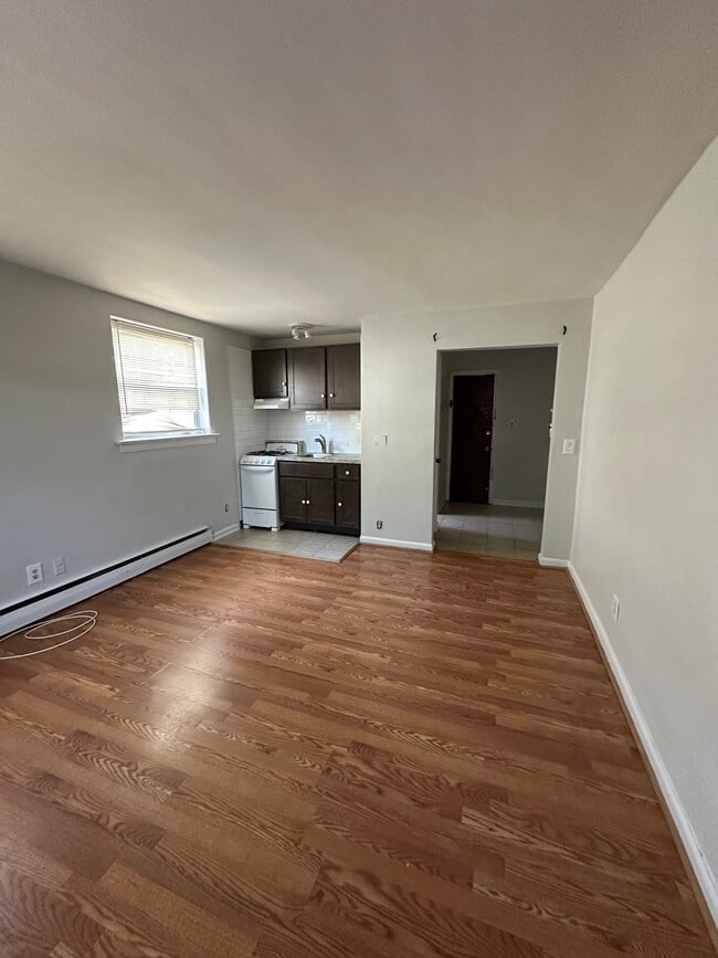 Building Photo - 2116 Stanley Terrace