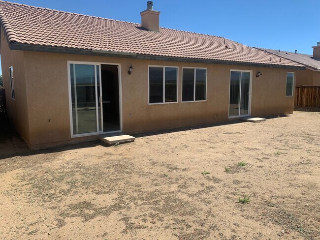 Building Photo - 13356 Maywood St