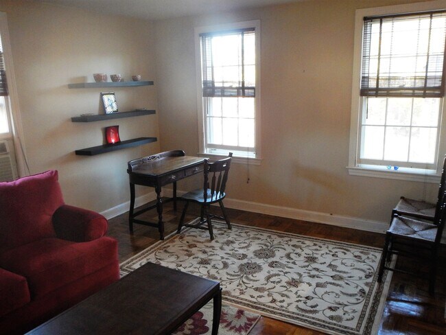 Building Photo - Great apartment in fantastic location, Met...