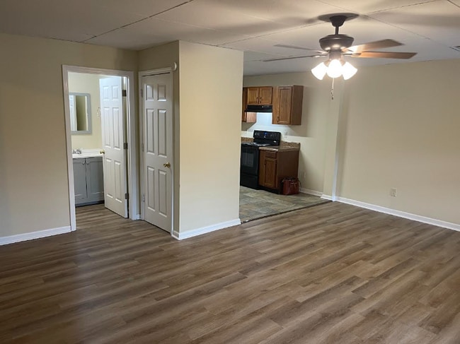 Building Photo - 1021 Fall Creek Rd