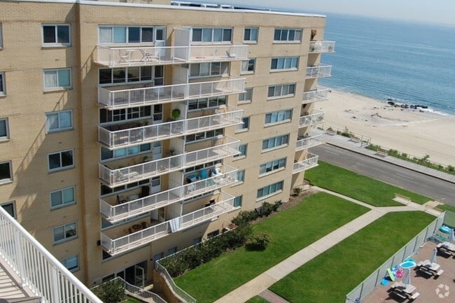 Building Photo - Sea Verge