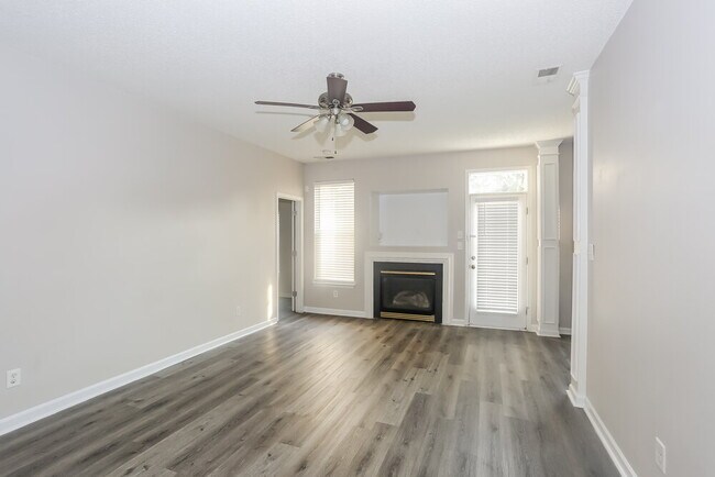 Building Photo - 5821 Briggs Dr
