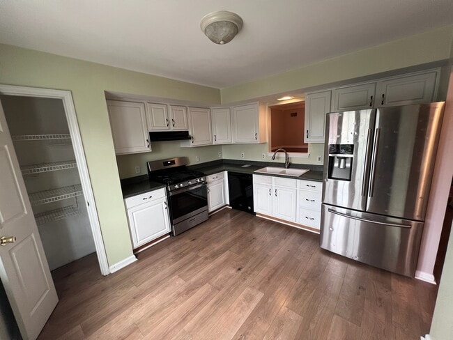Building Photo - 3915 Penns Dr