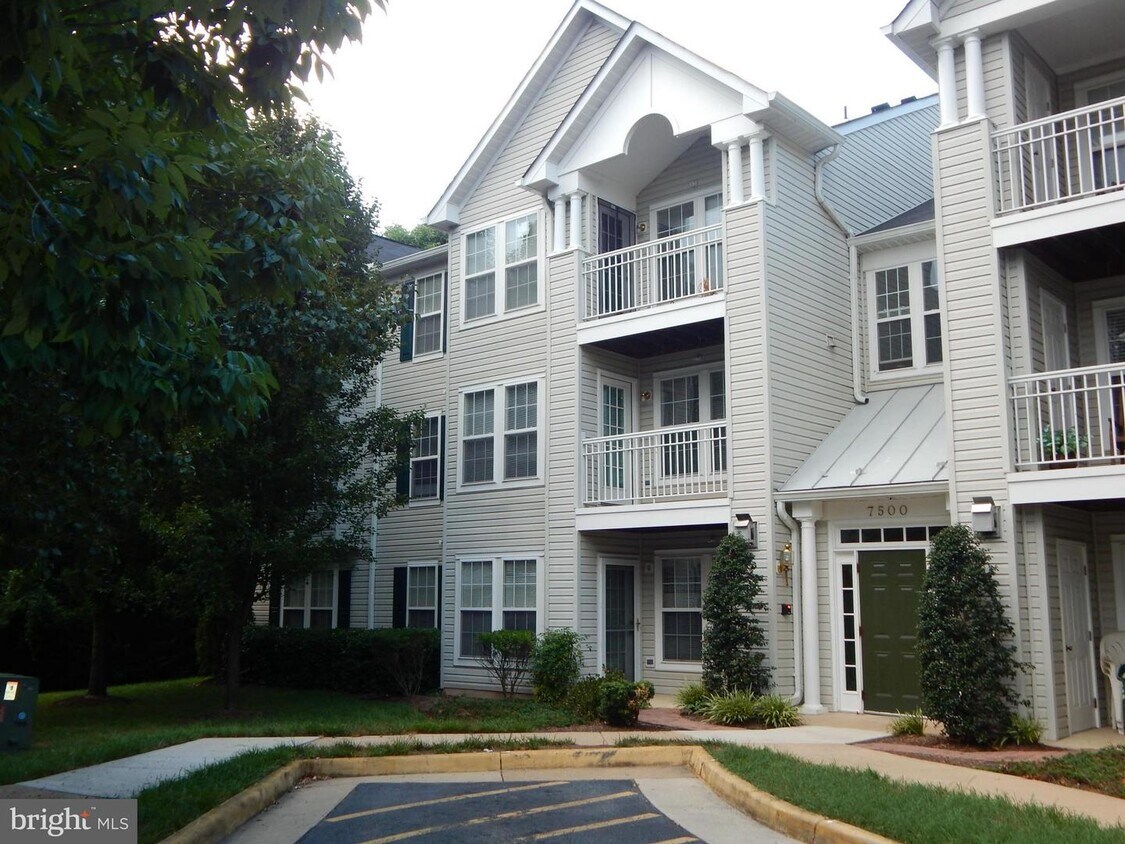 7500 Calderon Ct Unit 257 E, Alexandria, VA 22306 Room for Rent in