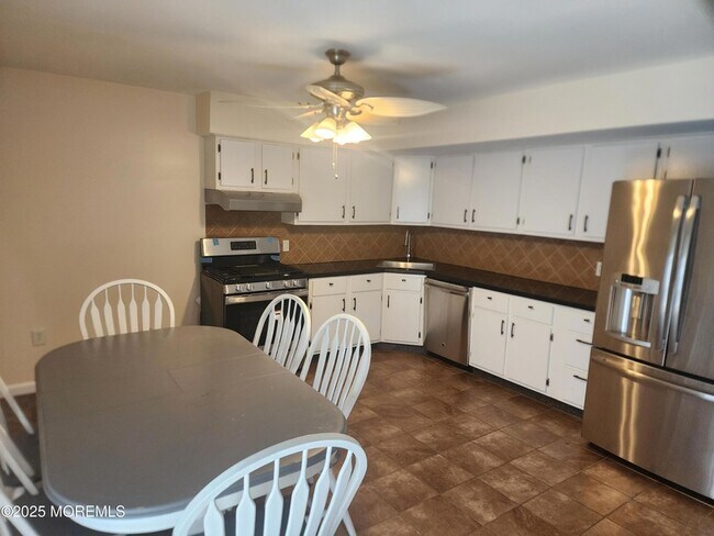 Foto del edificio - 1134 Sawmill Rd
