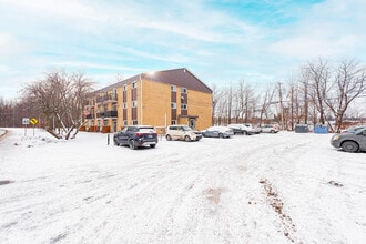 Building Photo - 40 Rue Racine