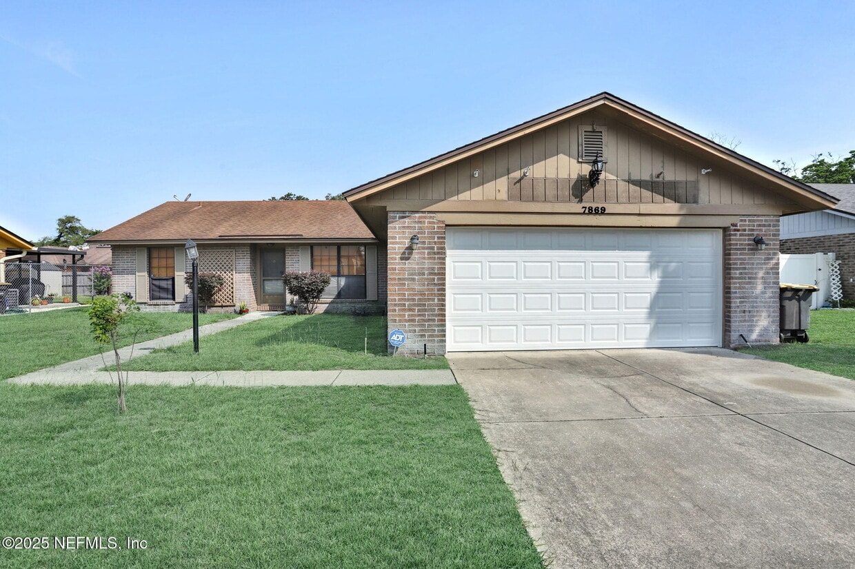 Foto principal - 7869 Jeff Dr