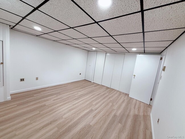 Building Photo - 12 Bruce Dr