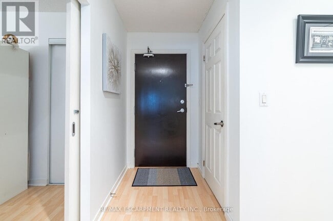 Photo du bâtiment - 76 Shuter St