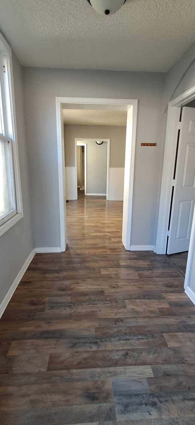 Building Photo - 2418 Jules St