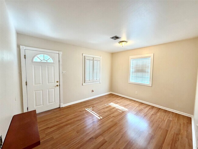 Foto del edificio - 4275 Bethel Blvd