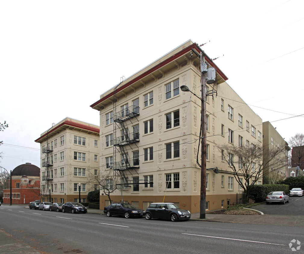 Primary Photo - Biltmore Apartments