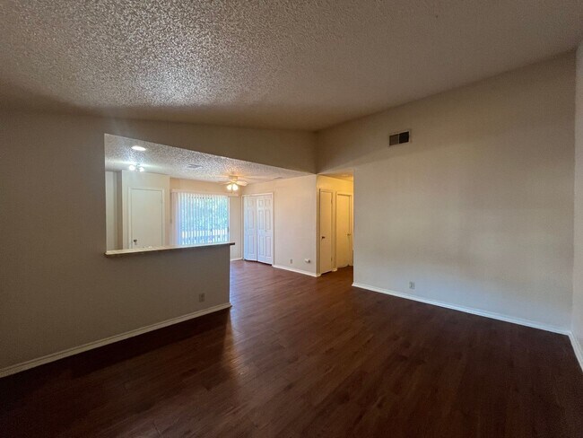 Foto del edificio - 5201 Meadow Field #3, San Antonio, TX. 78250