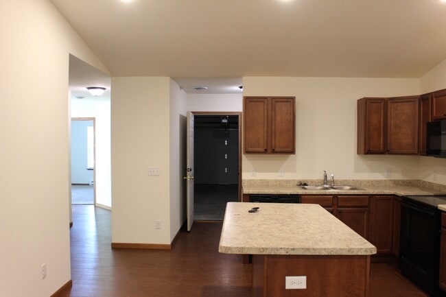Building Photo - 1232 Salem Dr