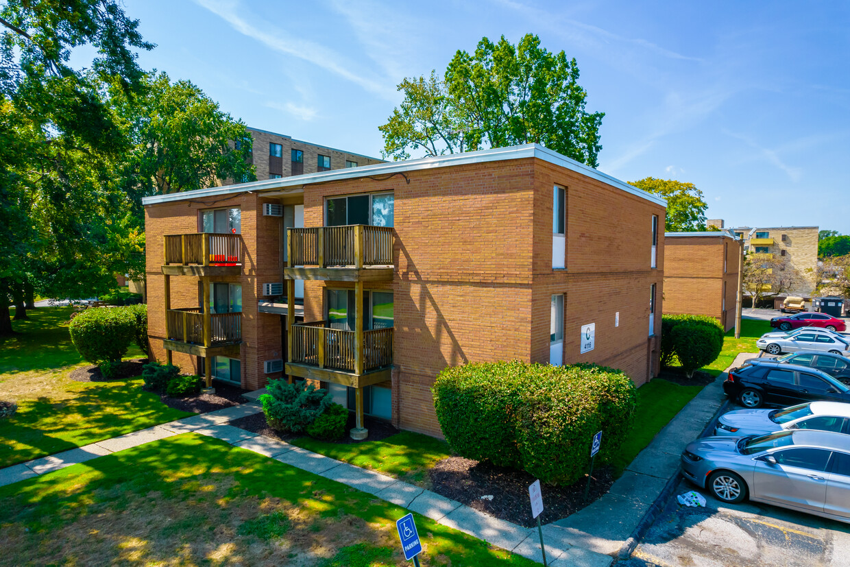 Primary Photo - Valley Park Apartments