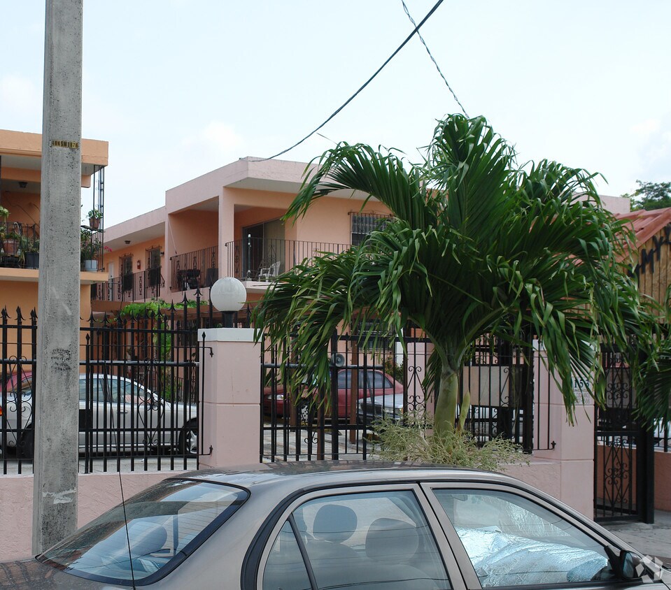 Foto del edificio - 1145 NW 1st St