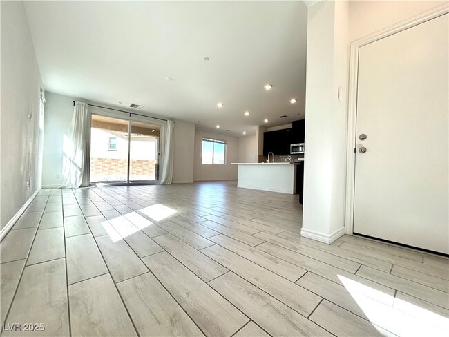 Foto del edificio - 839 Nova Heights St