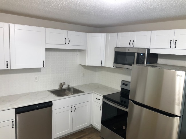 Foto del edificio - 85 Old Town Rd