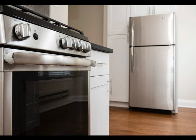 Foto del edificio - 3817 N Greenview Ave