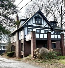 Building Photo - 607 Copley Rd