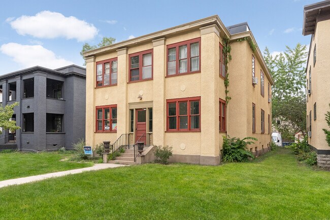 Foto del edificio - 3841 Grand Ave S