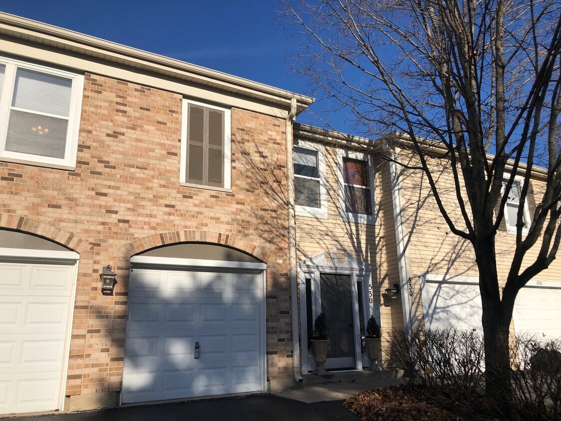 Foto principal - 530 River Front Cir