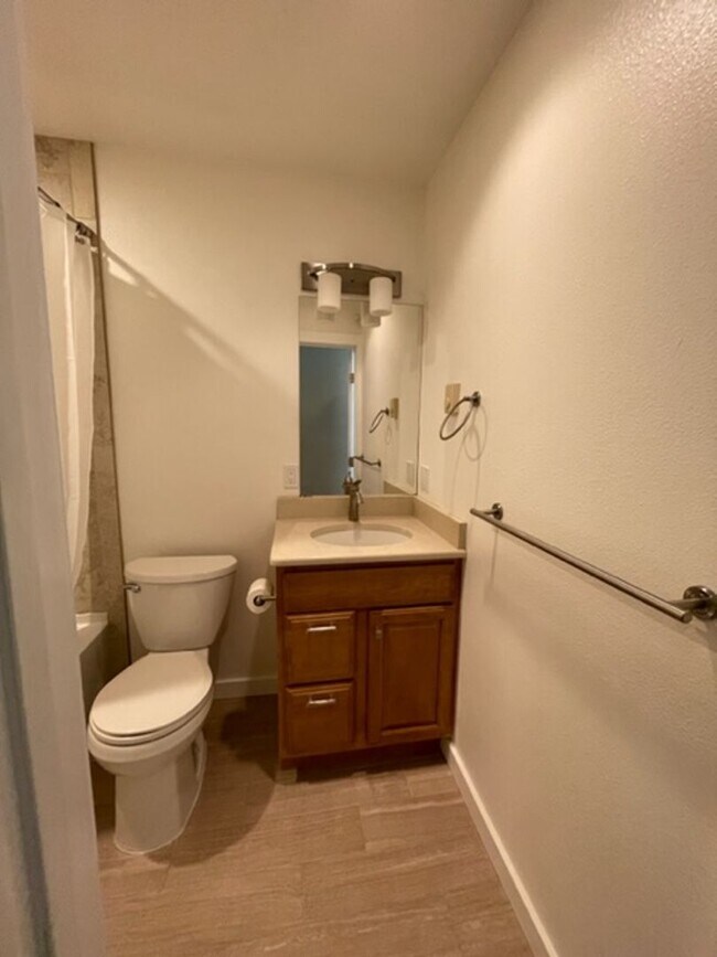 Foto del edificio - Beautiful Country Townhome!