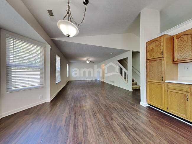 Building Photo - 4645 Bluejay Ct