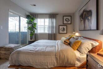 1BR, 1BA - 747 SF - The Lennox