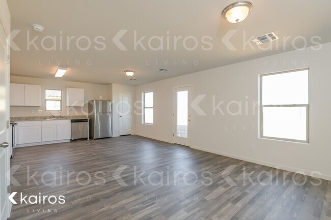 Building Photo - 3707 E Koval Drive