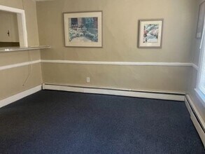 Building Photo - 40 W Broadway