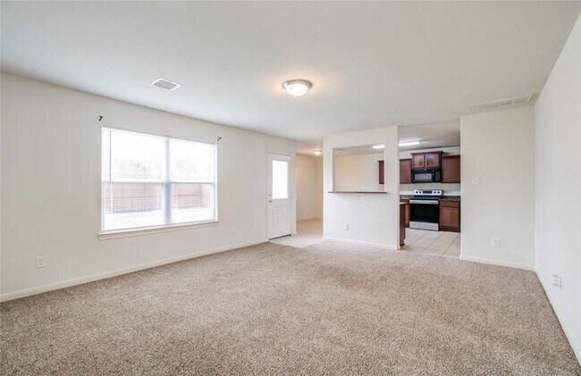 Foto del edificio - 8218 Hall View Dr
