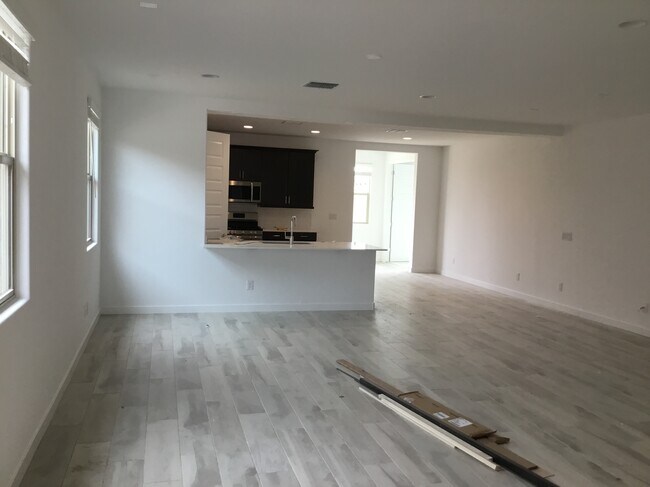 Building Photo - 16881 W Evergreen Rd