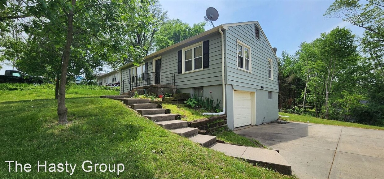 2930 Farley Ave, Kansas City, MO 64129 House Rental in Kansas City, MO