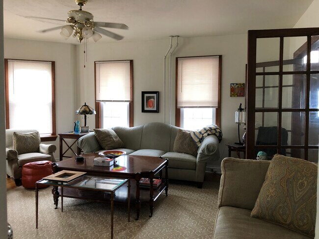 Foto del edificio - 1044 Cherry St