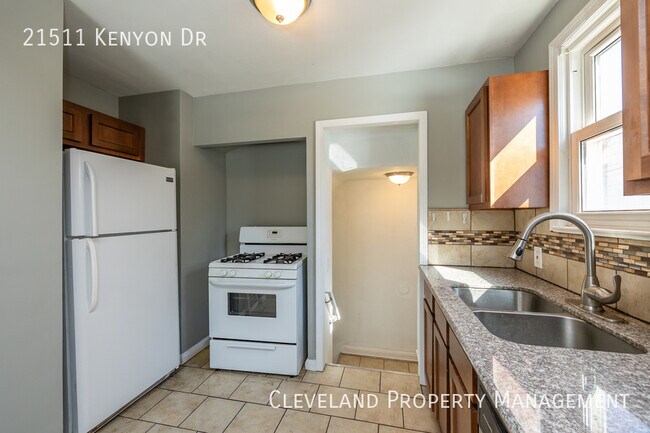 Foto del edificio - 3-Bedroom Maple Hts. Home
