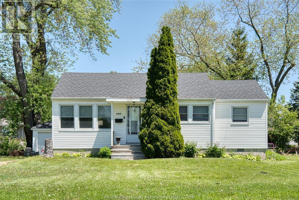 Photo principale - 4062 Roseland Dr E