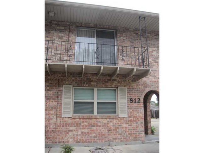 Building Photo - 812 Martin Behrman Ave