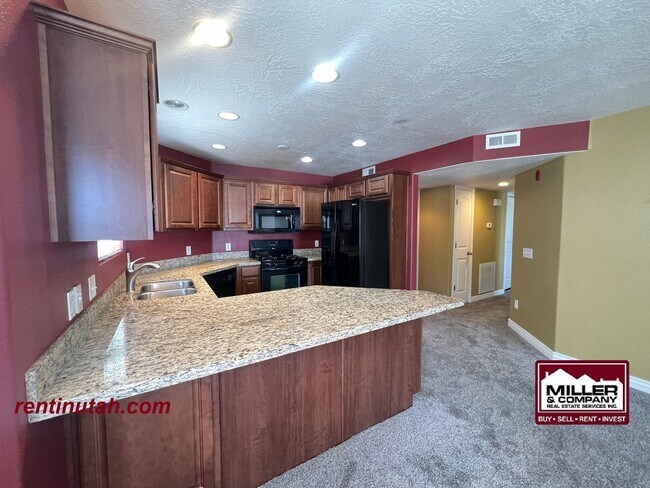Building Photo - Beautiful Sandy Condo For Rent!