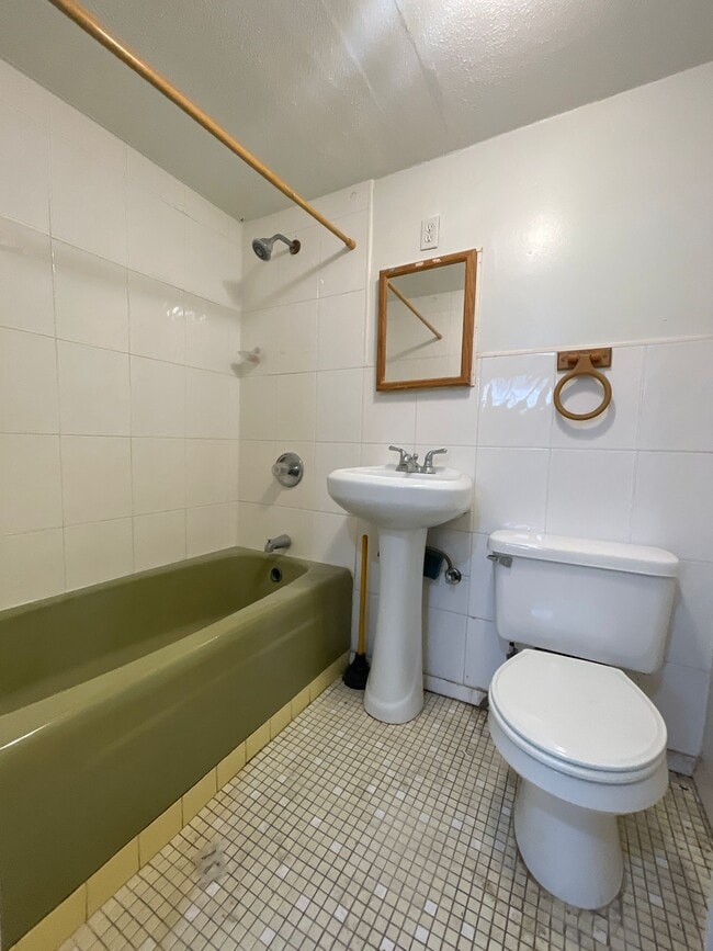 6 Rose Ave Sótano - 6 Rose Ave