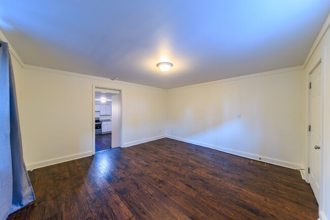 Building Photo - NOW AVAILABLE!!  Remodeled Unit in East Na...