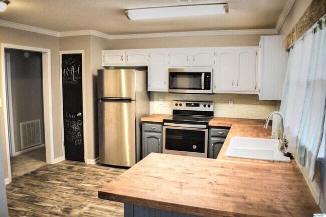 Building Photo - 1022 Branscomb Cir SE