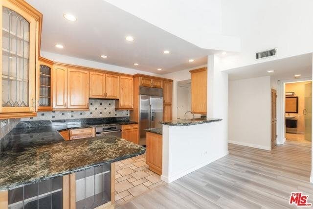 Building Photo - 2324 South Beverly Glen Boulevard Apt ##30...