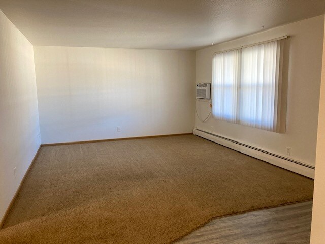 Building Photo - 1707 Western Ave