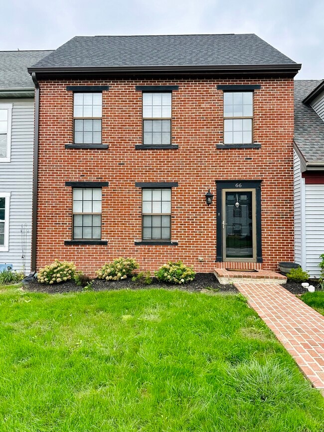 66 Carriage House Dr  